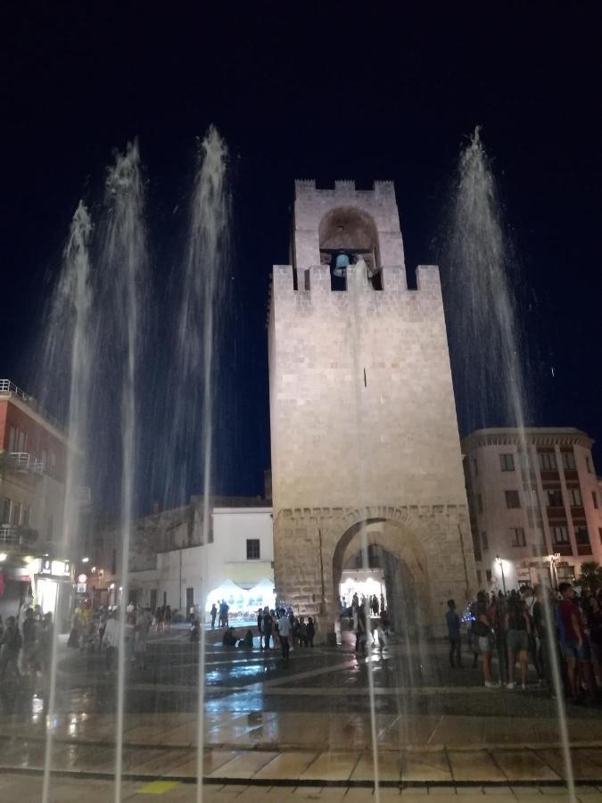 Domus Aurea Bed & Breakfast Oristano Bagian luar foto