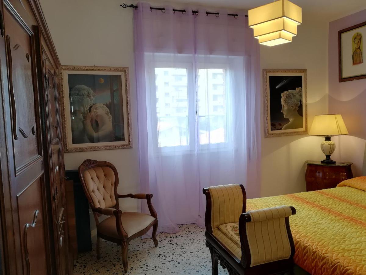 Domus Aurea Bed & Breakfast Oristano Bagian luar foto