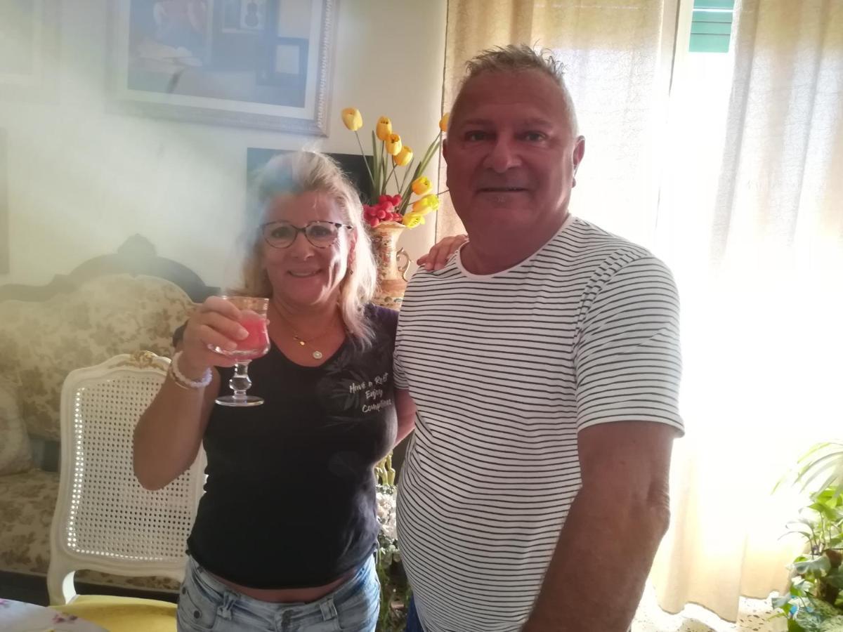 Domus Aurea Bed & Breakfast Oristano Bagian luar foto