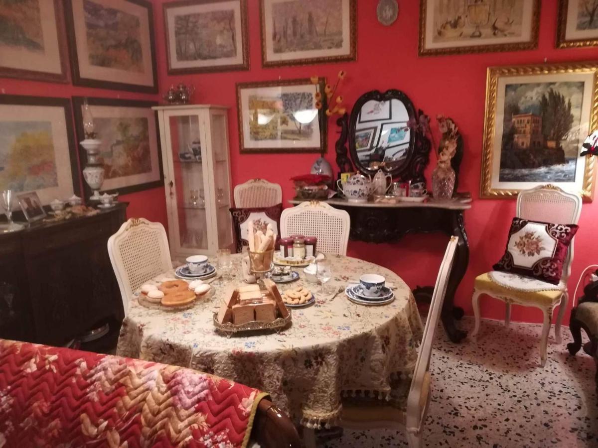 Domus Aurea Bed & Breakfast Oristano Bagian luar foto
