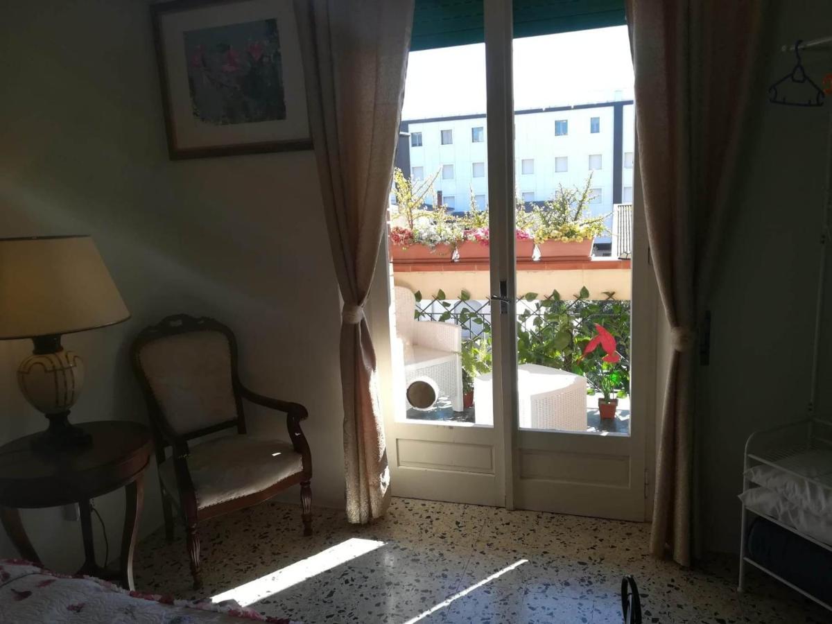 Domus Aurea Bed & Breakfast Oristano Bagian luar foto