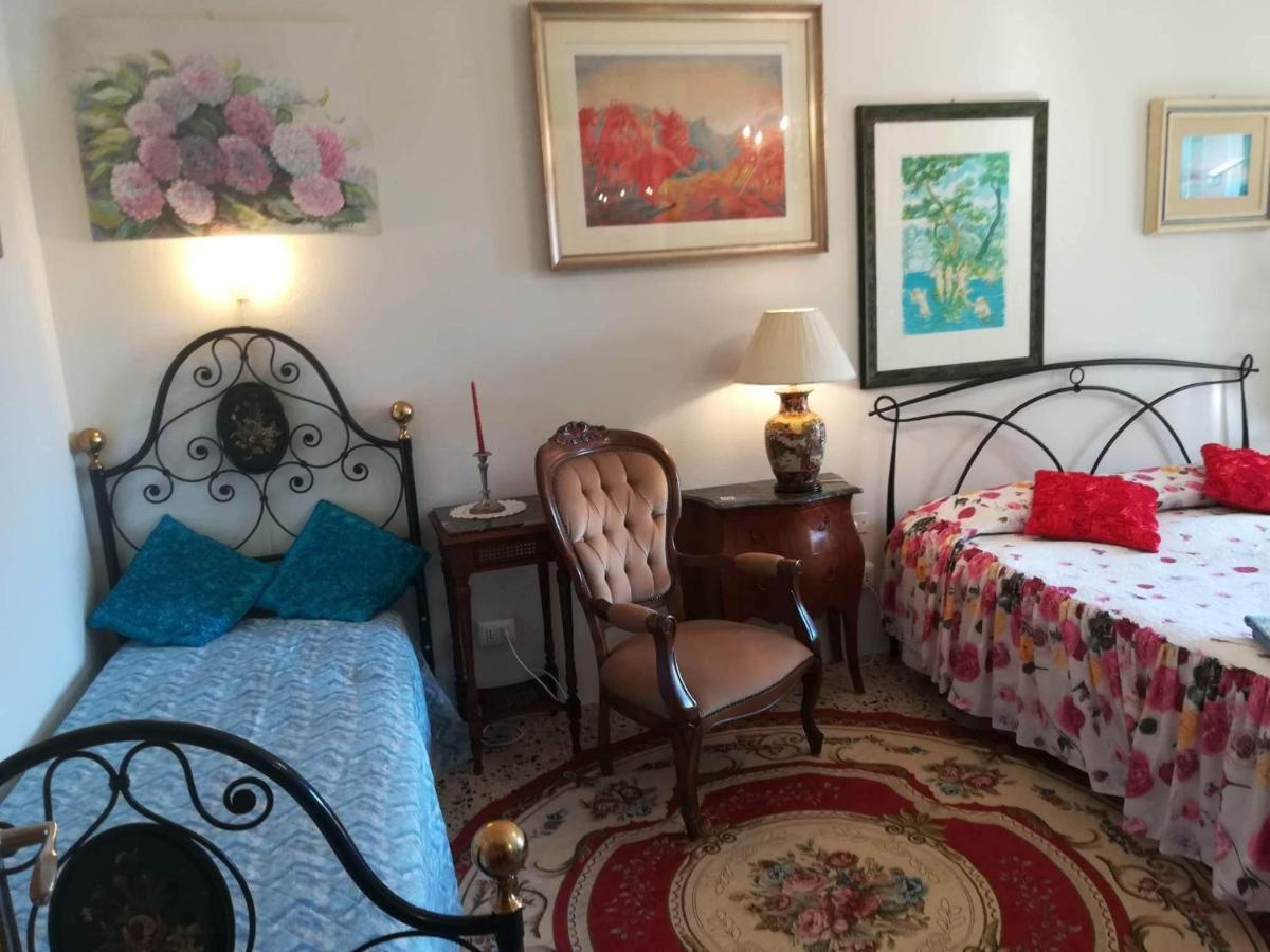 Domus Aurea Bed & Breakfast Oristano Bagian luar foto