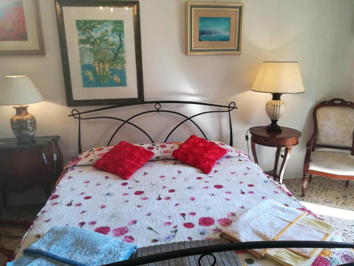 Domus Aurea Bed & Breakfast Oristano Bagian luar foto