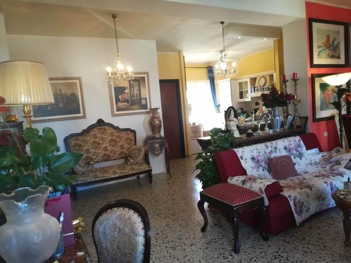 Domus Aurea Bed & Breakfast Oristano Bagian luar foto